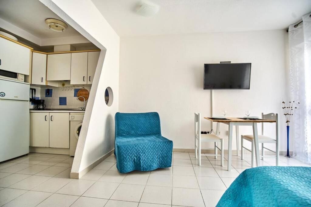 Cozy Studio Apartment Near The Beach ตอร์เรเวียคา ภายนอก รูปภาพ